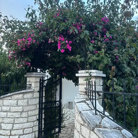 בית נופש Ariadni's Garden House, Peritheia, Corfu *
